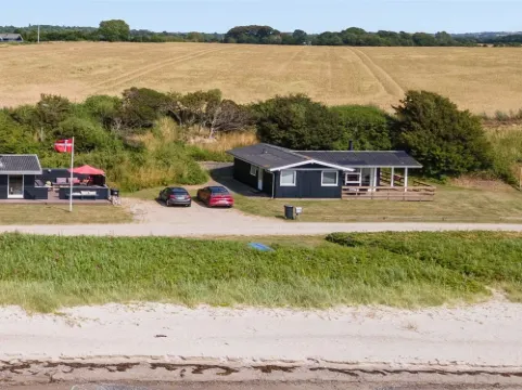 "Bertold" - 20m from the Sea