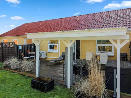 "Oddi" - 900m from the Sea