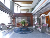 Richmond Plaza Hotel Hotels near Mango Avenue
