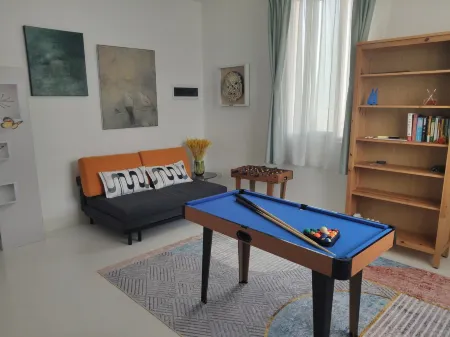 Zhongshan Fengjiang Xiaozhu B&B (Sun Yat-sen's Former Residence) Отели рядом с достопримечательностью «Cuihengcun»