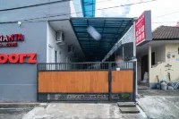 RedDoorz @ Jalan Gunung Talang Mahendradatta Hotel in zona Sanggar Rahayu