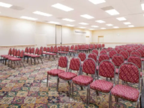 Ramada by Wyndham Edgewood Hotel & Conference Center Hoteles en Edgewood