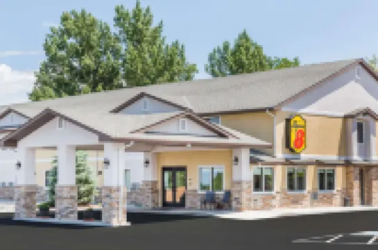 Super 8 by Wyndham Montrose Hotels in 