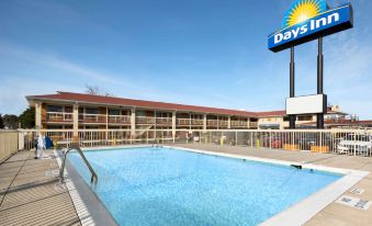 Days Inn by Wyndham Jacksonville NC