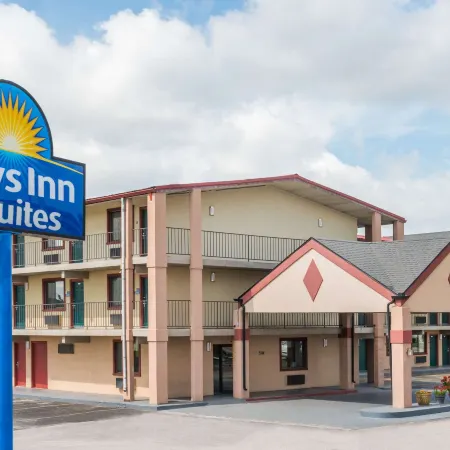 Days Inn & Suites by Wyndham Springfield on I-44