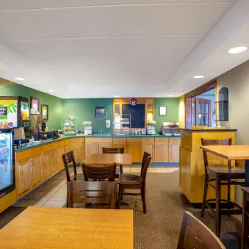 AmericInn by Wyndham Kearney Отели в г. Карни