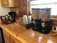 Cedars Motel Hotel di St. Ignace Township