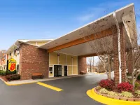 Super 8 by Wyndham Charlotte University ボージャングルズ・コロシアム周辺のホテル