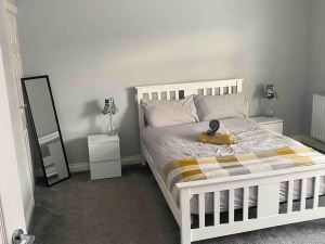 Immaculate 2-Bed House in Manchester