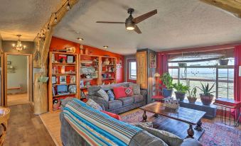 Cozy Black Hills Home 13 Acres w/ Deck & Views!