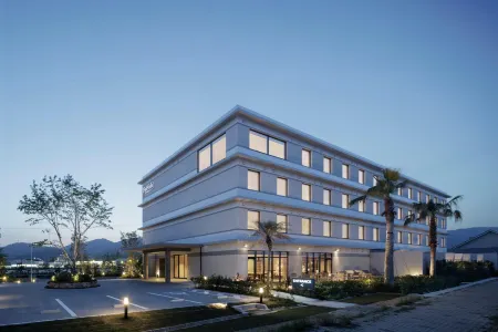 Fairfield by Marriott Hyogo Awaji Higashiura Отели рядом с достопримечательностью «HELLO KITTY APPLE HOUSE»