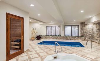 Viana Hotel and Spa, Trademark Collection by Wyndham - Housity