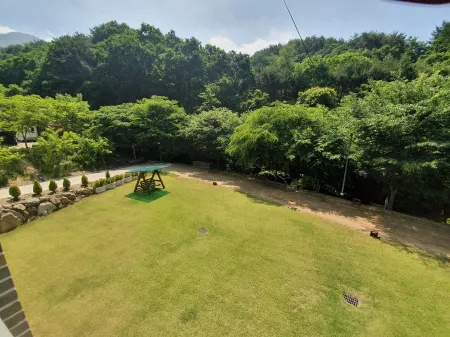 Hwacheon Yeoungwoong-Ine Pension Отели в г. Хвачхон