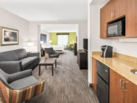 Holiday Inn Express & Suites WILMINGTON-NEWARK by IHG Hotels in Newark