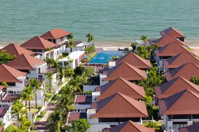 The Oriental Beach Pool Villa and Village Hotell i Chakphong