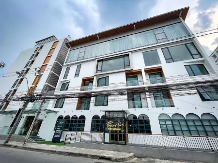 Frame Hotel Bangkok Отели рядом с достопримечательностью «Wat Suan Mokkh»