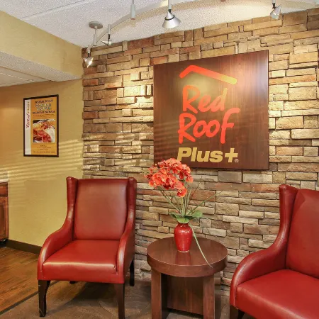 Red Roof PLUS+ Atlanta - Buckhead Отели в г. Брукхейвен