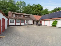 "Helmer" - 3km from the Sea
