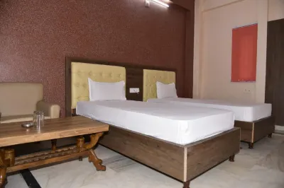 Goroomgo Royal Surya Gaya Các khách sạn gần Barabar Hills