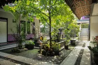 La Derra Hotel Hotel dekat Karya Tani