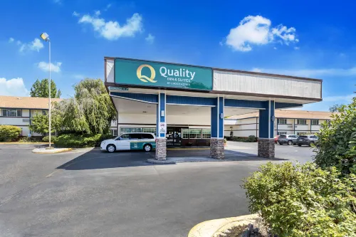 Quality Inn & Suites Medford Airport Hotels in Medford