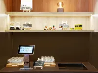 IntercityHotel Wien Hotels near نيوباو. .07