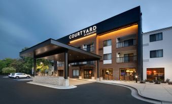 Courtyard Grand Rapids Airport