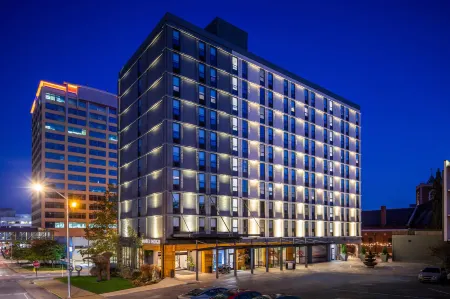 Hotel Indigo Chattanooga - Downtown Отели рядом с достопримечательностью «Водопады Раби»