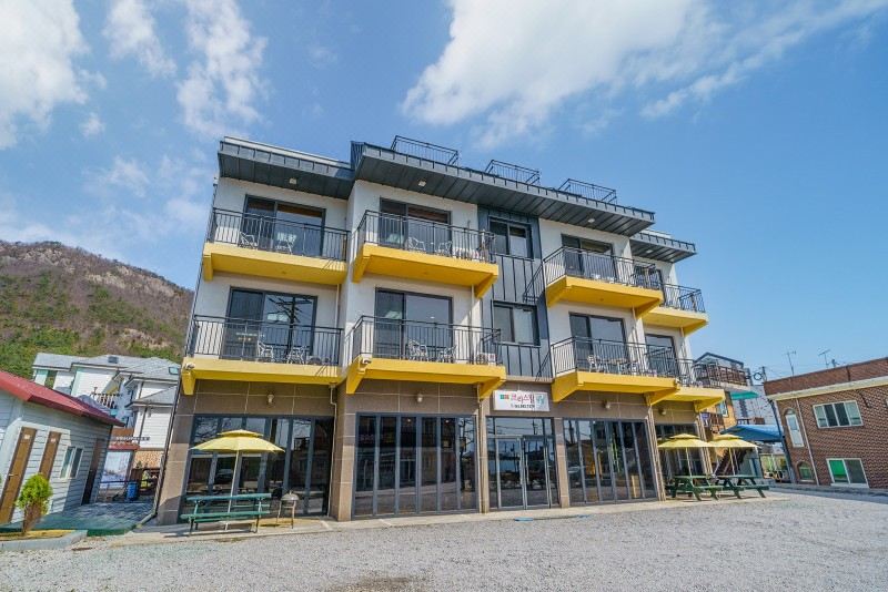 부안 모항크리스탈펜션 내부