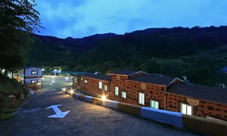 Seongju Gentle Wind Pension Отели в г. Сонджу