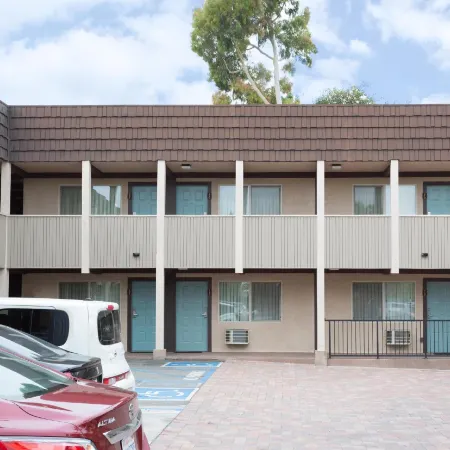 Costa Mesa Inn - Newport Beach Area