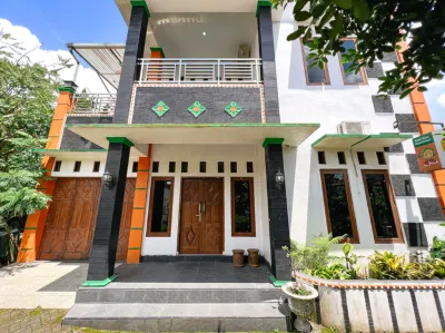 Homestay Syariah Jakal 3 Dekat Ugm by SImply Homy Hotels in Minomartani