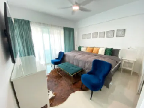 Spacious Apto with Spectacular Views of the Beach