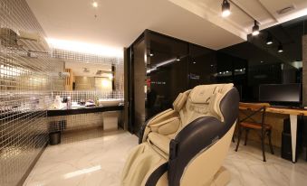 Daegu J Hotel - Housity