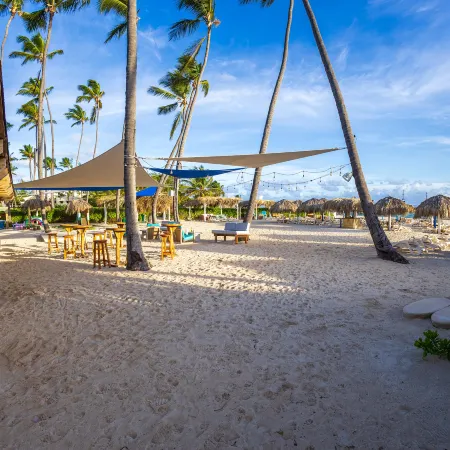 Beachfront 8Br Villa with Pool & Maid *Los Corales