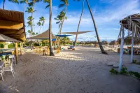 Beachfront 8Br Villa with Pool & Maid *Los Corales - 빌라