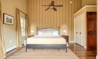 Cortland by AvantStay Charming Heritage Estate w Private Lake Pool