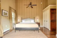 Cortland by Avantstay 매력적인 유산 장소 w/ 개인 호수 & 풀 스피드웨이 주변 호텔