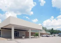 Econo Lodge Corinth - Parkplatz