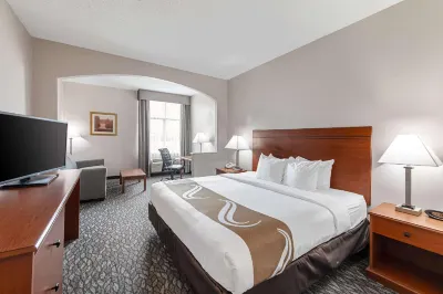 Quality Suites Austin Hotel di Austin