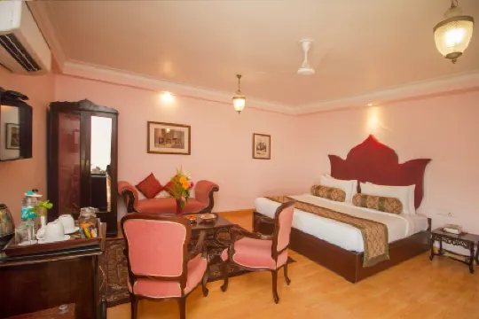 艾姆裡塔拉蘇里亞烏戴哈維裡飯店