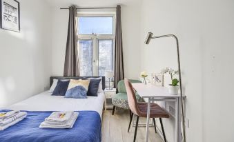 The Finsbury Deluxe Apartments