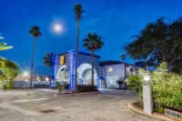 Super 8 by Wyndham Houston/Webster/NASA