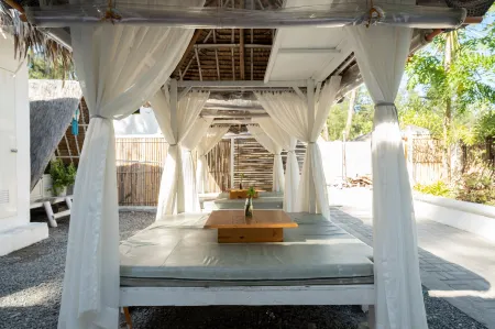 Costas de Liwa Bar & Beach Resort