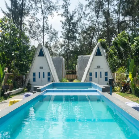 Costas de Liwa Bar & Beach Resort