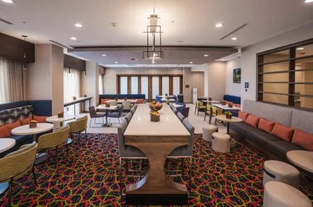 Hampton Inn & Suites Ontario Rancho Cucamonga