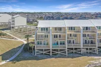 Sea Cliff B-2 by Pristine Properties Vacation Rentals Hotels near Captain's Cove Marina