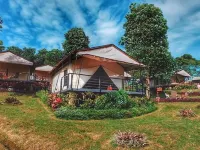 Imah Seniman Hotels in Lembang