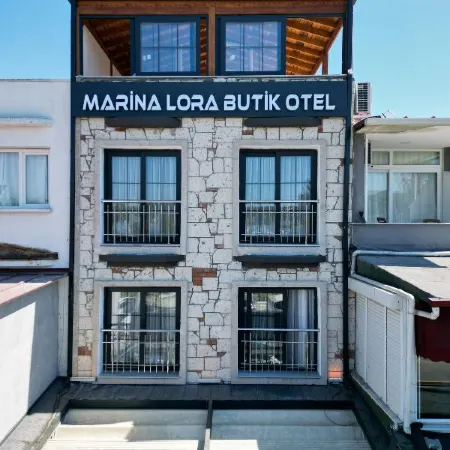 Marina Lora Sığacık