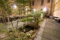 Six Inn Hotel Budapest Hotel dekat Kastil Buda - Istana Kerajaan (Kiralyi Palota)
